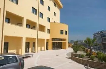City Hotel