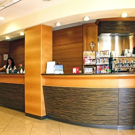City Hotel