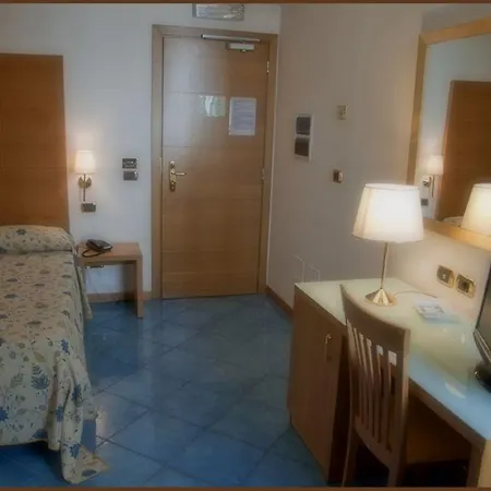 City Hotel Hotel