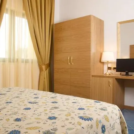 Hotel City Hotel 3*