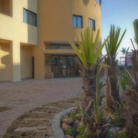 City Hotel